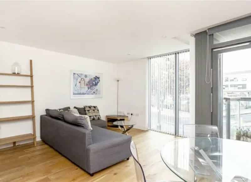 Spacious Apartment with Private Balcony Chain Free