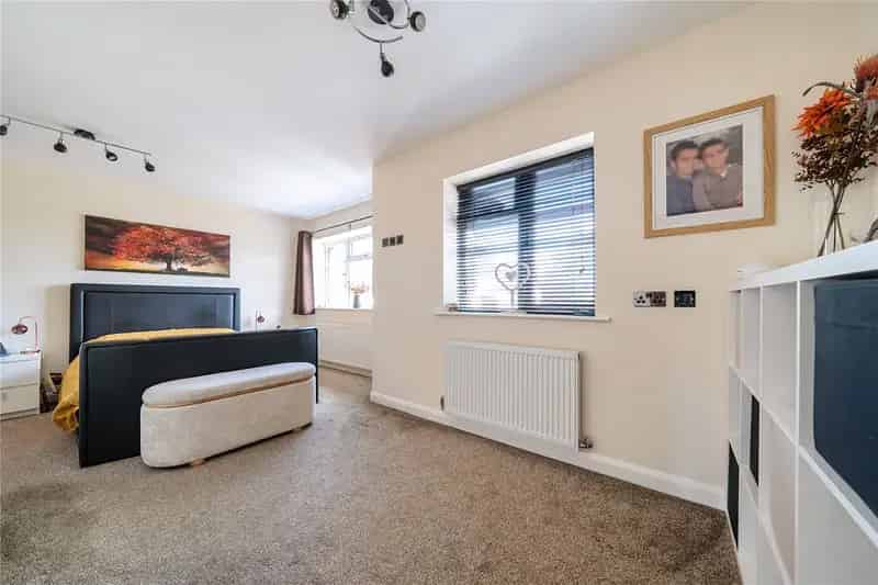 Five Bedroom Family Home with Garden and Ample Parking