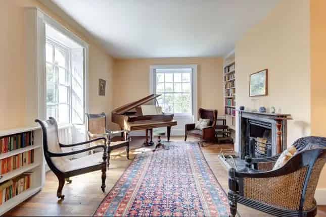 Semi-Detached House for Sale in South End Green London NW3