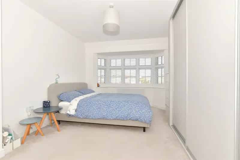 4 Bedroom Detached House for Sale in Hersden