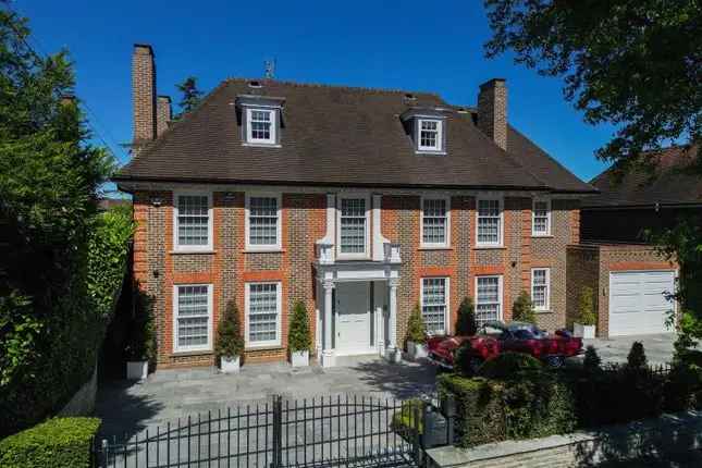 10300 sq ft Family Home Winnington Road N2