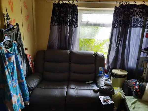 Bungalow For Rent in East Hampshire, England