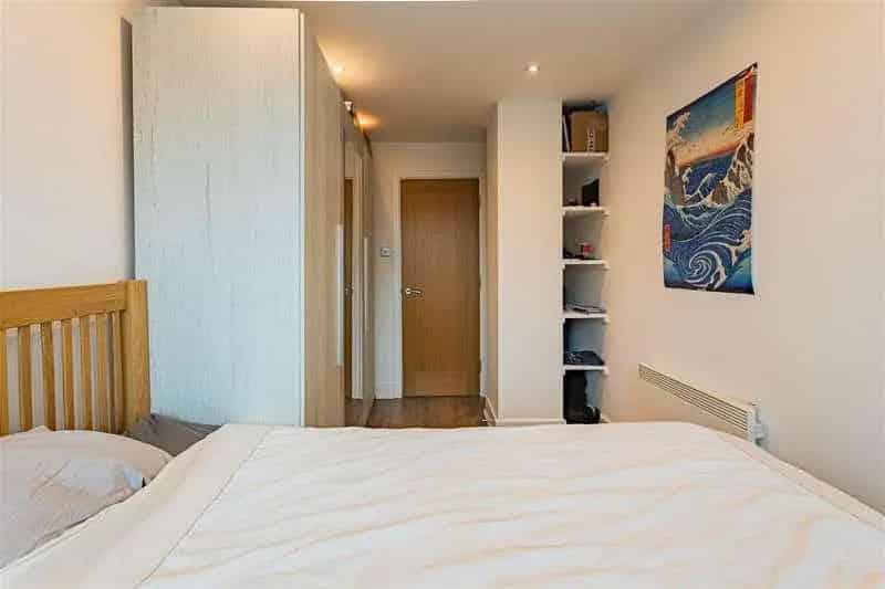 2 bed flat for sale