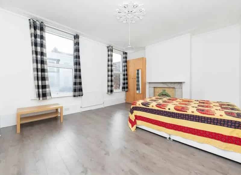Two Bedroom Victorian Flat Near Holloway Station