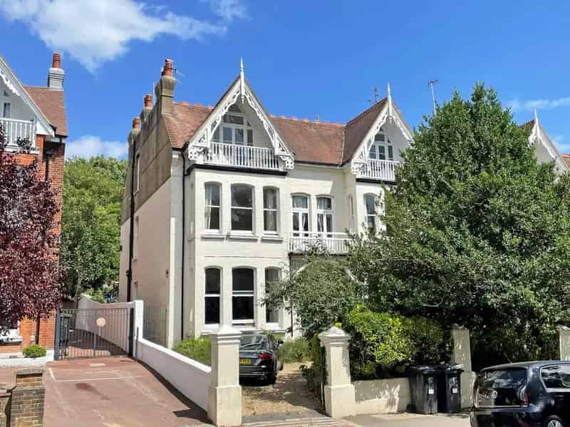 2 Bedroom Flat for Sale in Preston Park