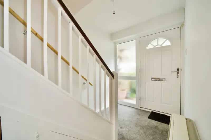 3-Bedroom House Leytonstone Family Home Modern Kitchen Garden