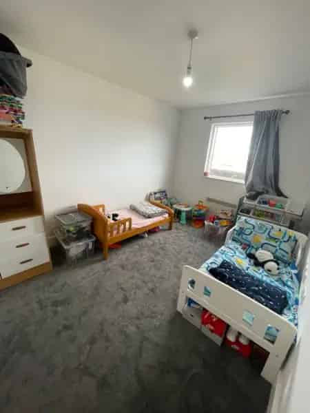 Flat For Rent , Elmbridge, England