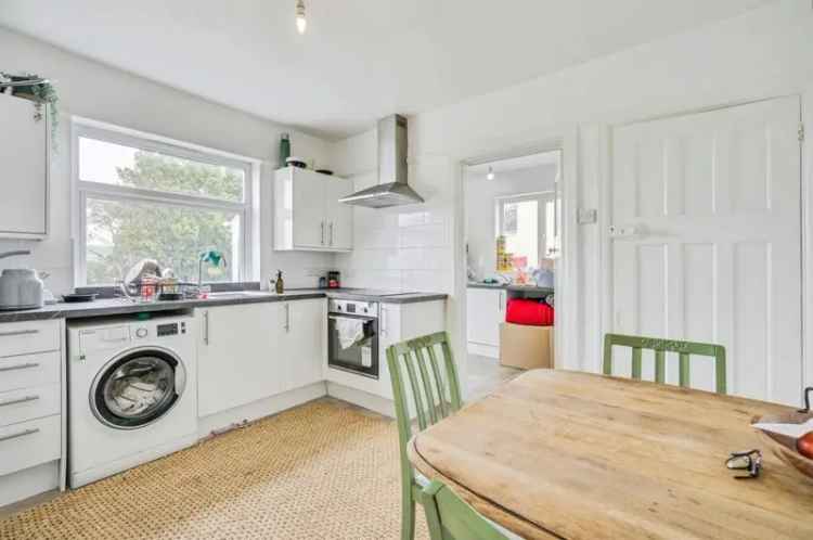 3 Bed Semi-Detached House with Far Reaching Views and Spacious Garden