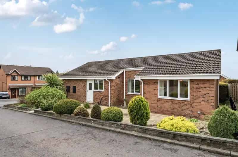 3 Bed Detached Bungalow for Sale in Cookridge Haven Chase