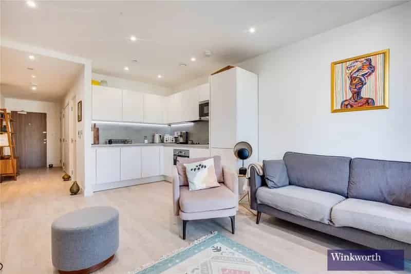 1 Bedroom Flat Harrow Modern Apartment Near Station