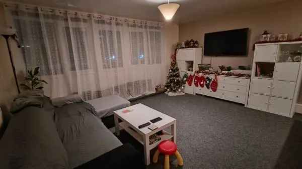 Flat For Rent in Sheffield, England