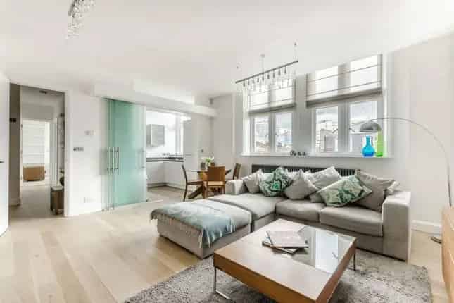 2-Bedroom Flat for Sale in Covent Garden, London