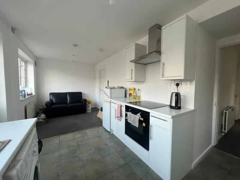 1 Bedroom Flat To Rent Available 10092025