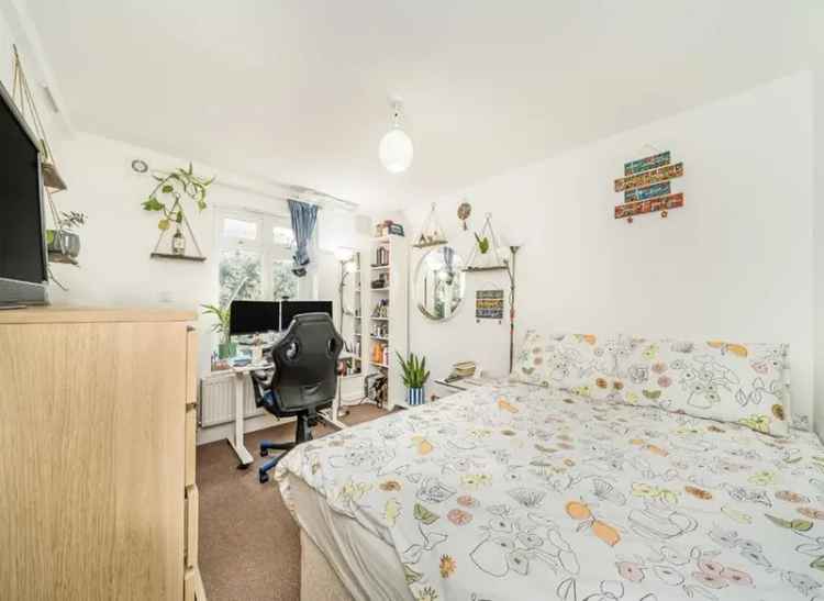 Three Double Bedroom Victorian Flat  Open Plan Kitchen Two Bathrooms South Facing Reception Chain Free