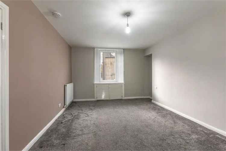 3 Bed Flat - Others with 1 Reception Room