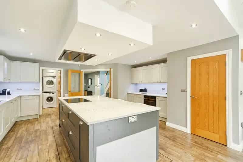 Luxury 5-Bed House with Landscaped Garden and EV Charging