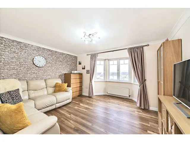 2 bedroom flat  for sale