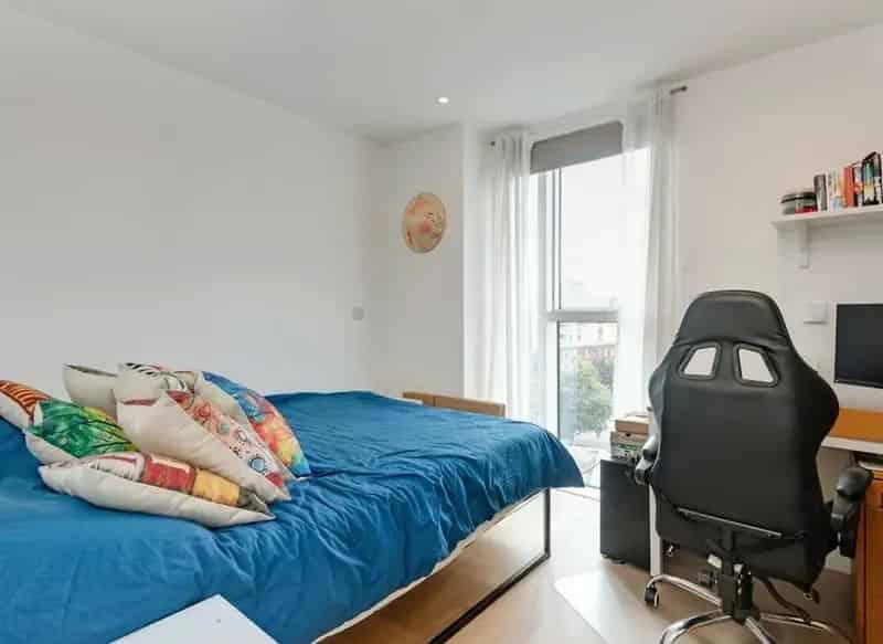 Two Bedroom Apartment Woodberry Down Open Plan Living Balcony Gym Concierge
