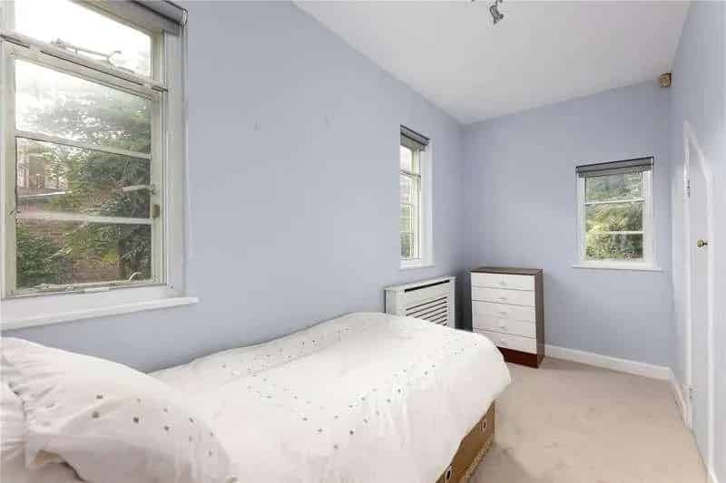 3 Bed Flat for Sale in Art Deco Development