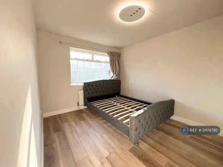 3 Bedroom Semi Detached House Birmingham
