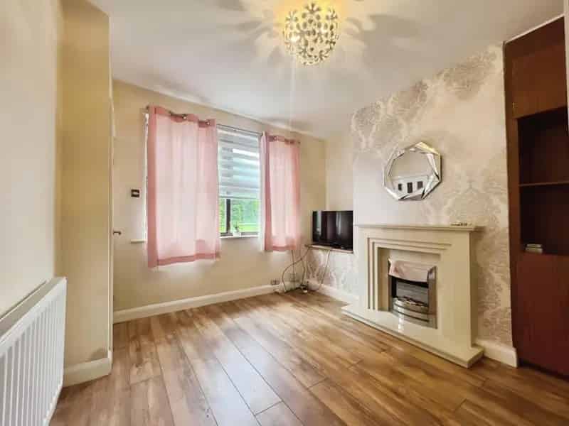 2 Bedroom House For Sale Near Parsonage Retail Park