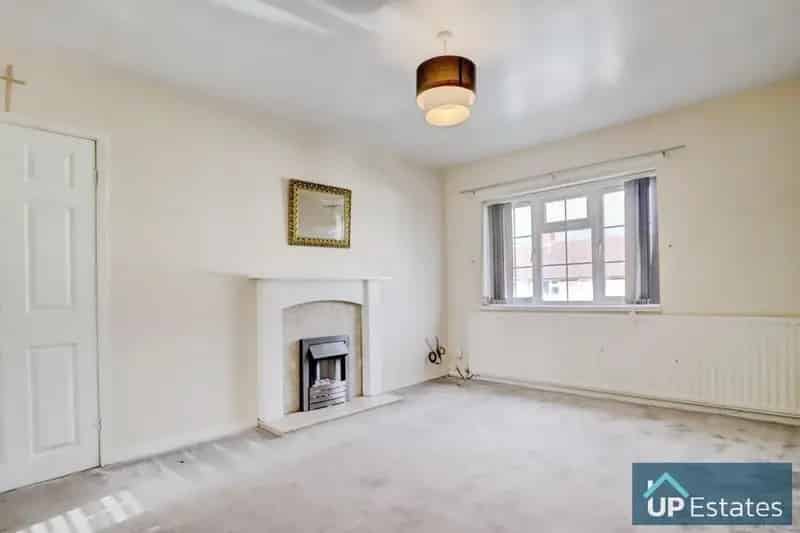1 Bedroom Flat for Sale Near Warwick University