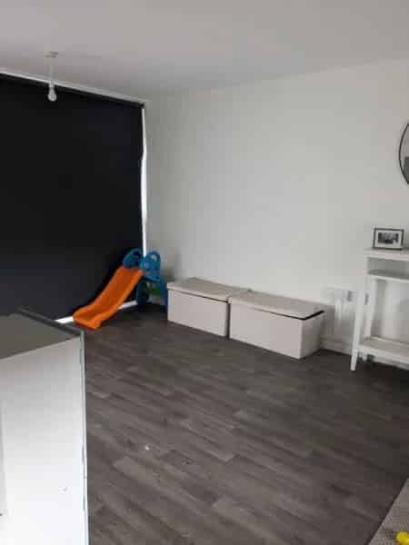 3 Bedroom Maisonette Reigate Near Wray Common
