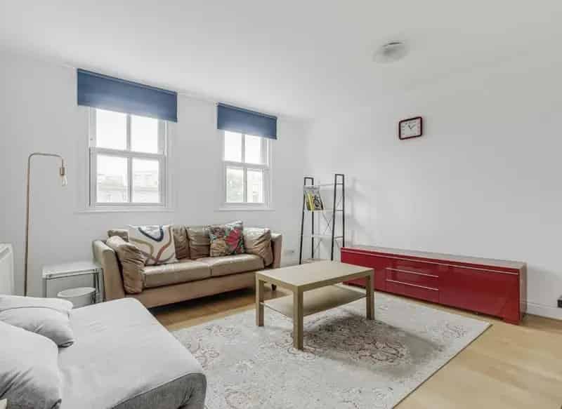 One Bedroom Flat Stepney Green East London