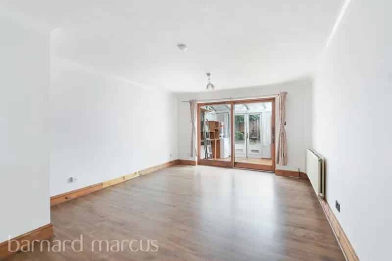 2 Bed End Terrace House Alvia Gardens Family Home