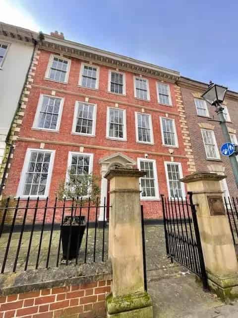 Queen Square Office Building Bristol 2751 sq ft Parking