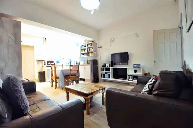 6 Bedroom Terraced House Near University of Birmingham