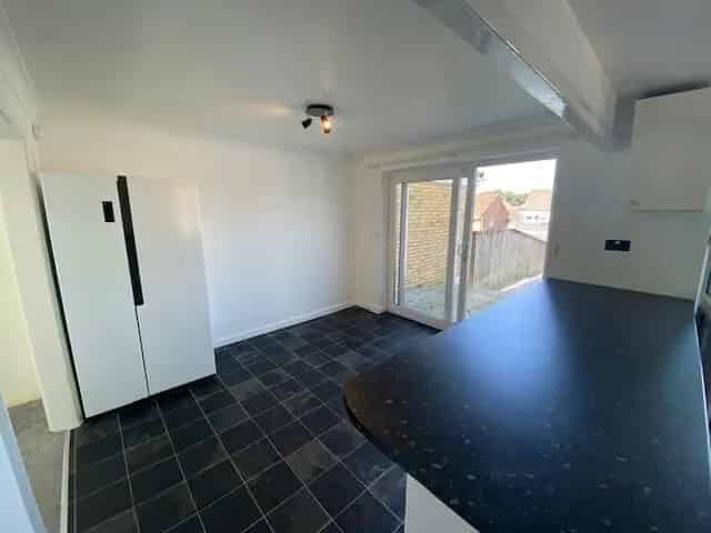 Three Bedroom House with Private Driveway and Garage