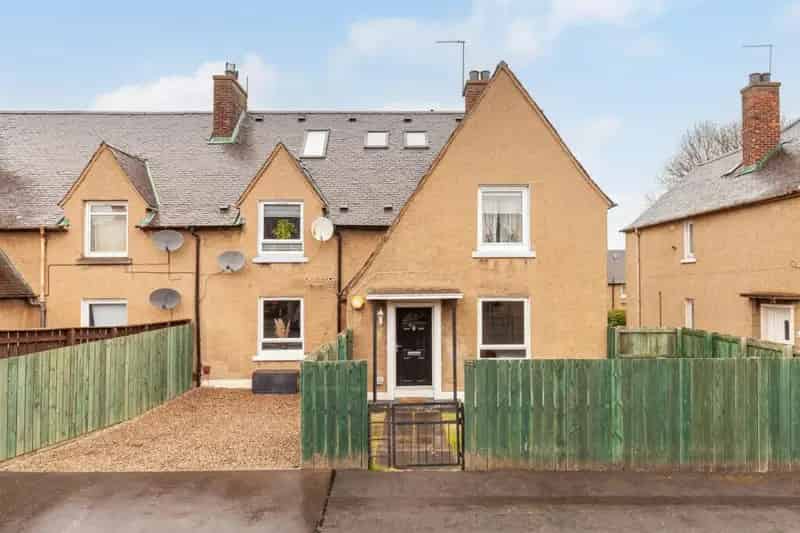 2 Bedroom Flat for Sale in Broomhouse, Edinburgh