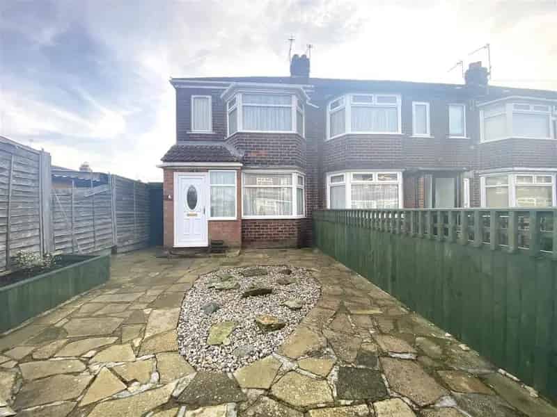2 Bedroom End Terrace House To Rent