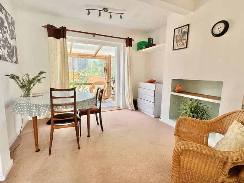 3 Bedroom Semi Detached House Folkestone Kent