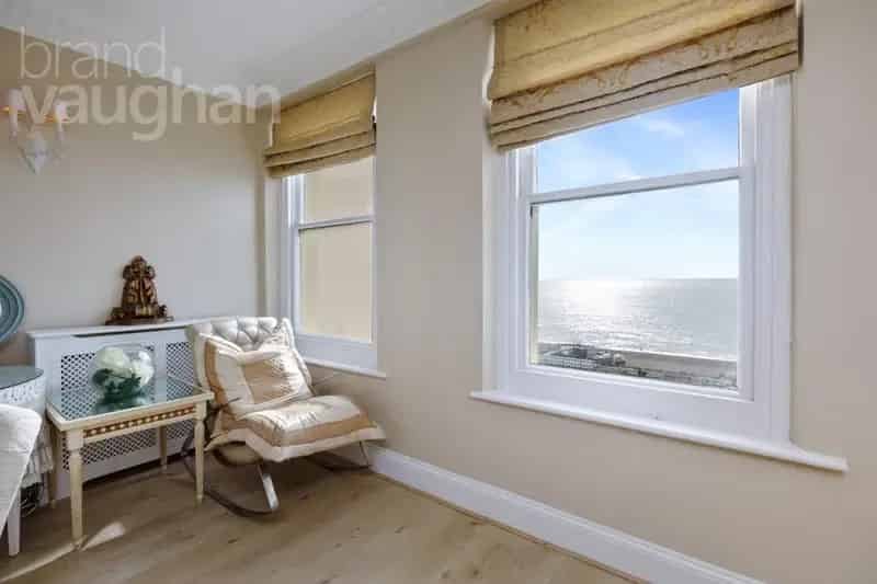 2 Bedroom Seafront Apartment Kemptown Brighton
