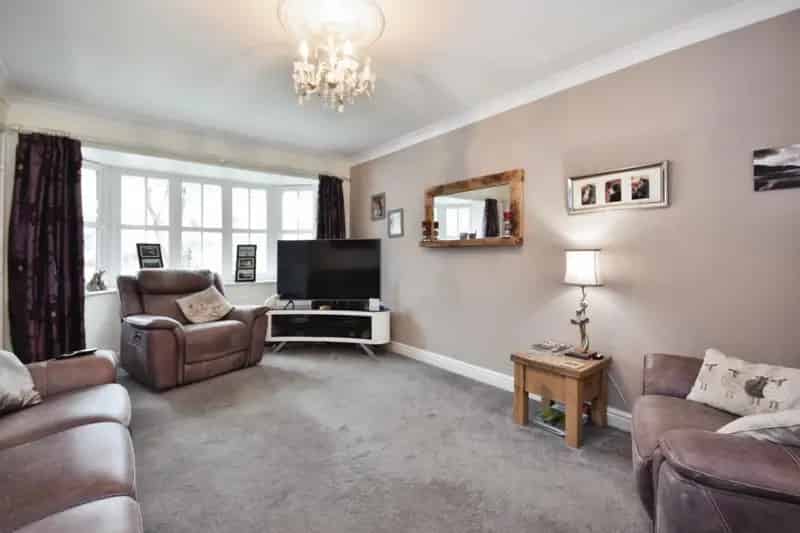3 bedroom House
 For Sale 
Total Size: 1723 SQ FT
