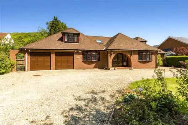 Warrendene Road, Hughenden Valley, High Wycombe, Buckinghamshire, HP14 4LX | Property for sale | Savills