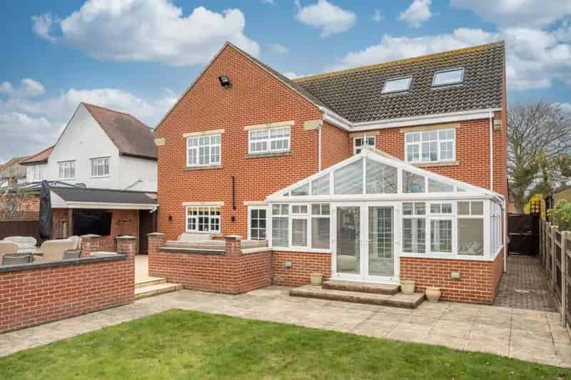 5 Bedroom Detached House Near Beach Lowestoft