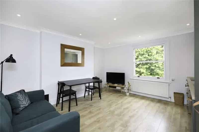2 Bed Flat for Sale near Ealing Broadway