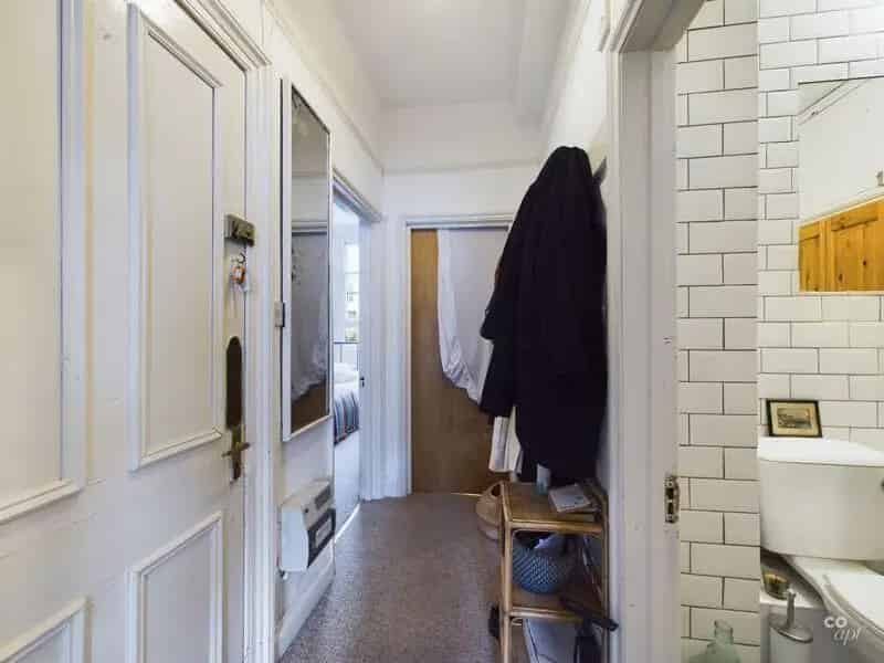 2 Bedroom Apartment Near Brighton Station Available Early July