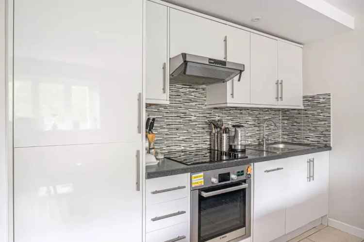 2 Bed Duplex Apartment for Sale in Whitchurch Hampshire