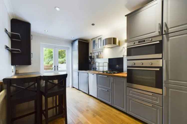 Acton One Bedroom Flat - Conversion Potential - Shared Garden