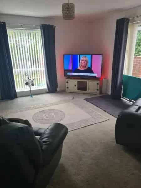 2 Bed Ground Floor Flat Waterlooville Disabled Access Modern Kitchen