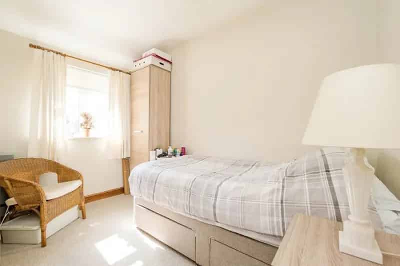 3 Bedroom House in Dagenham - Family Home