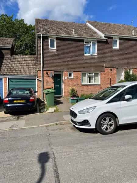 3 Bedroom House Near Schools and Shops