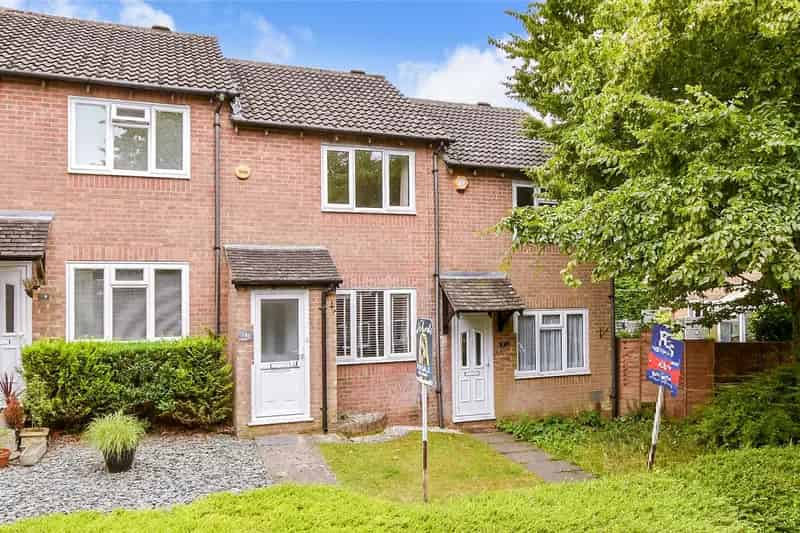2 Bedroom Terraced House for Sale - Wooded Setting