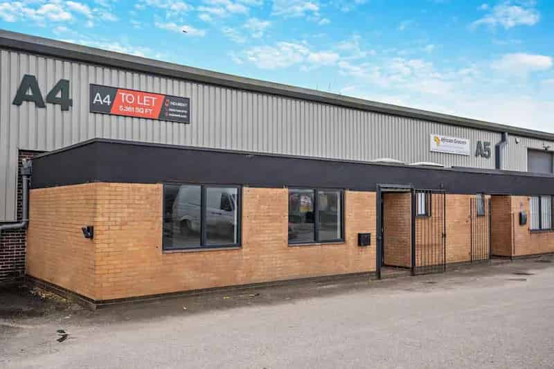 Industrial Warehouse Unit 5361 sq ft To Let M602