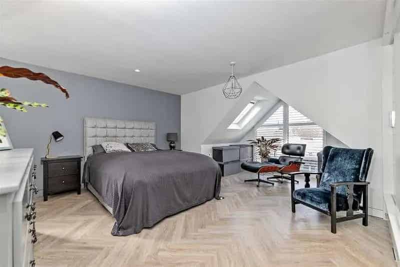 4 Bed House for Sale in Chiswell Green - Recently Renovated