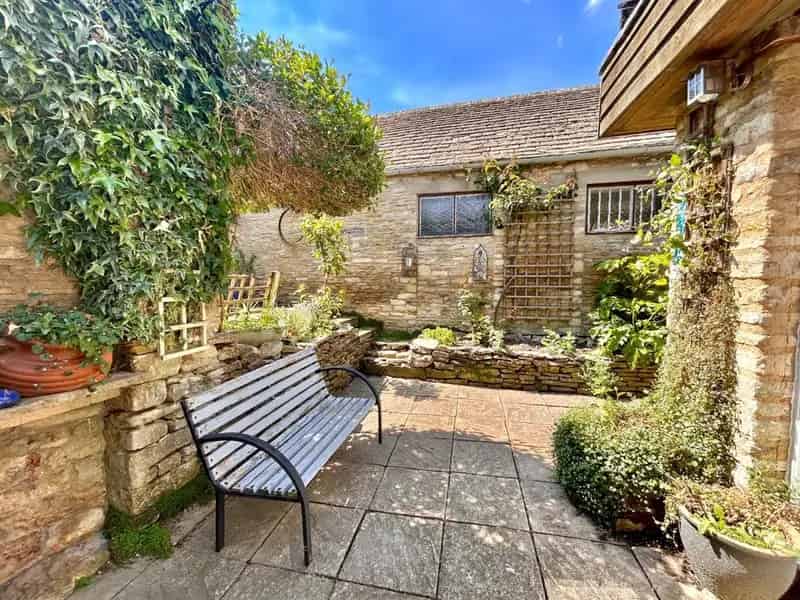 5 Bedroom House for Sale